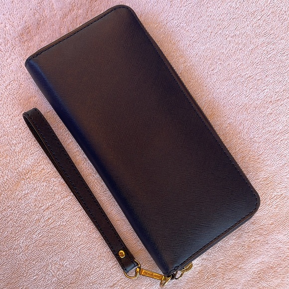 Michael Kors NWOT Jet Set Travel Large blue Leather Continental Wallet/Wristlett - Picture 3 of 10